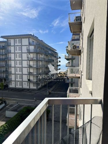 The alternative text...