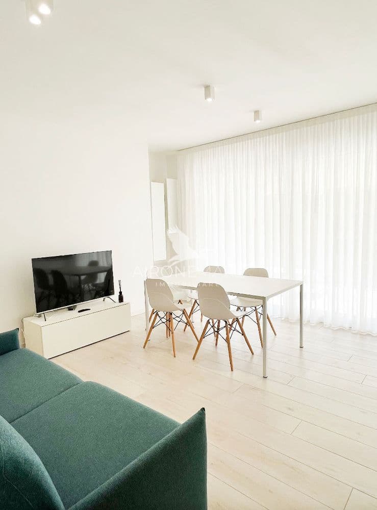 The alternative text...