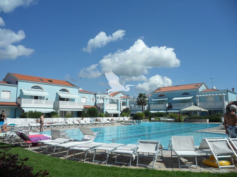 The alternative text...