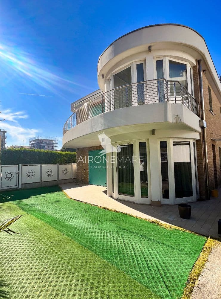 The alternative text...