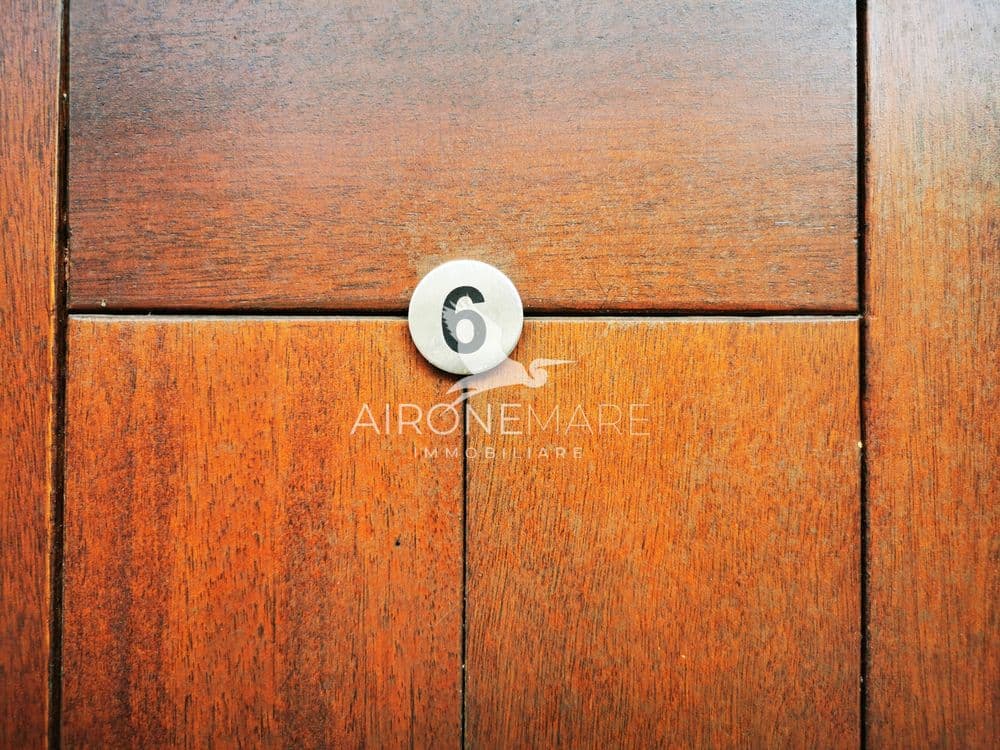 The alternative text...