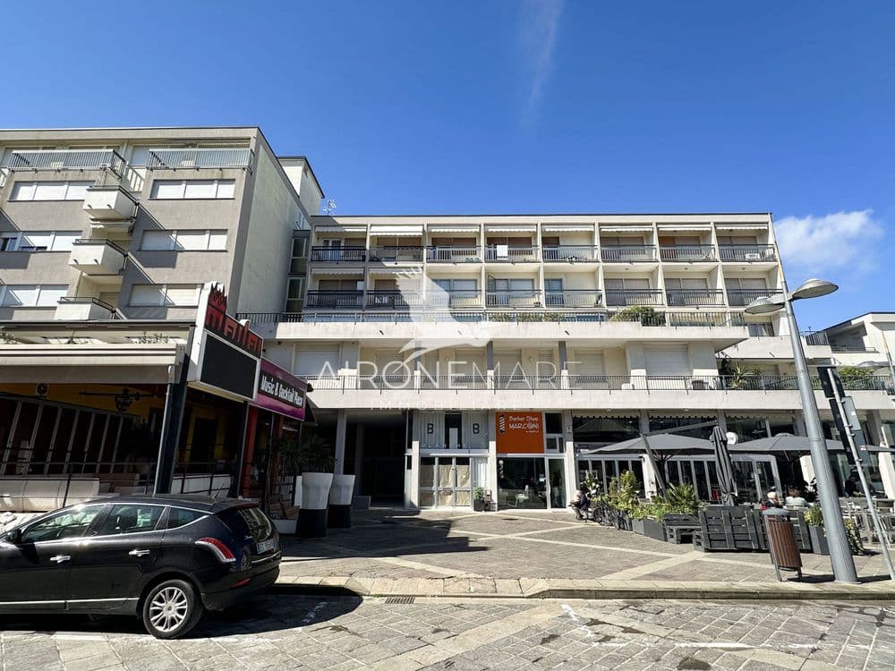 The alternative text...