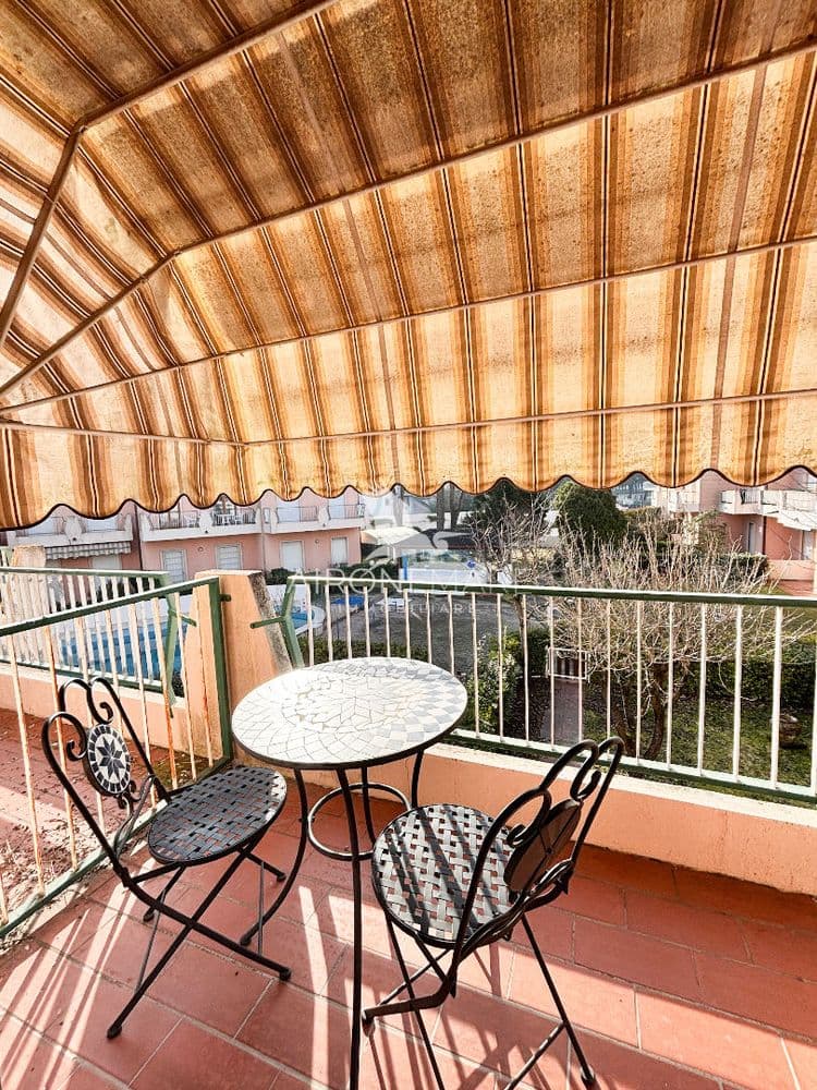 The alternative text...