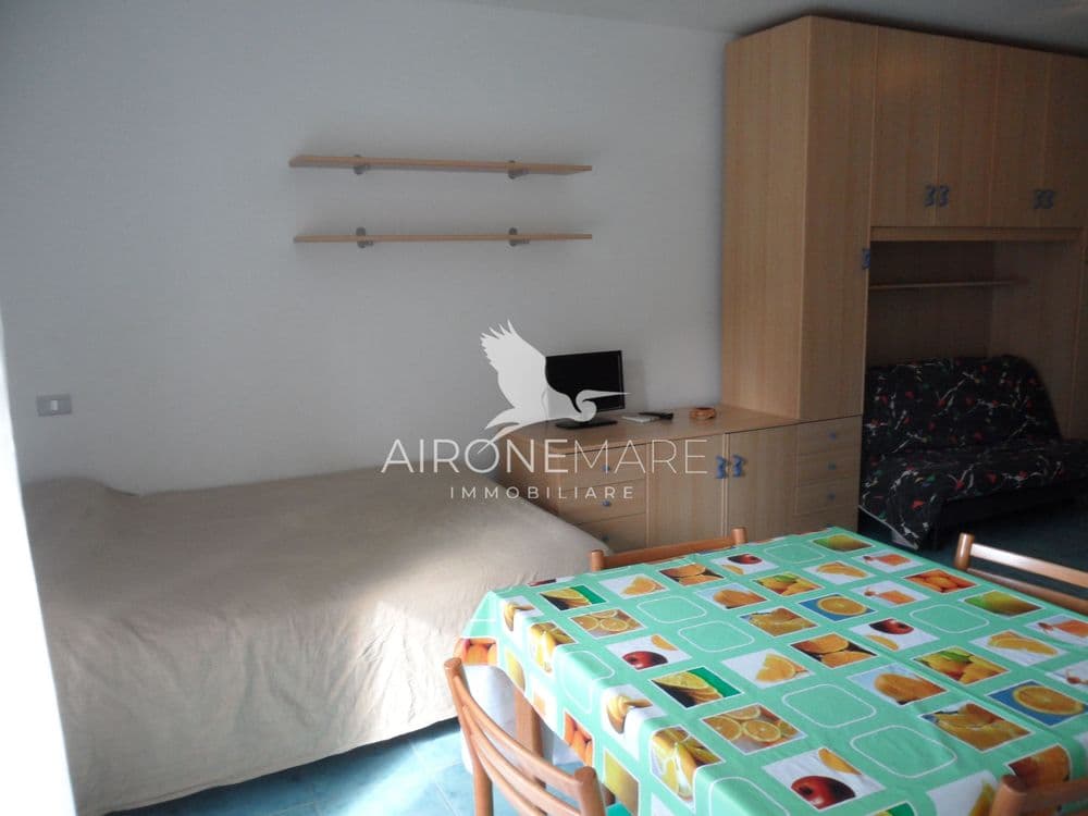 The alternative text...