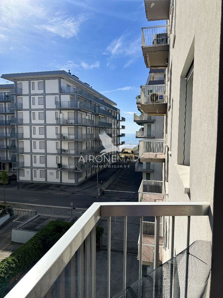 The alternative text...