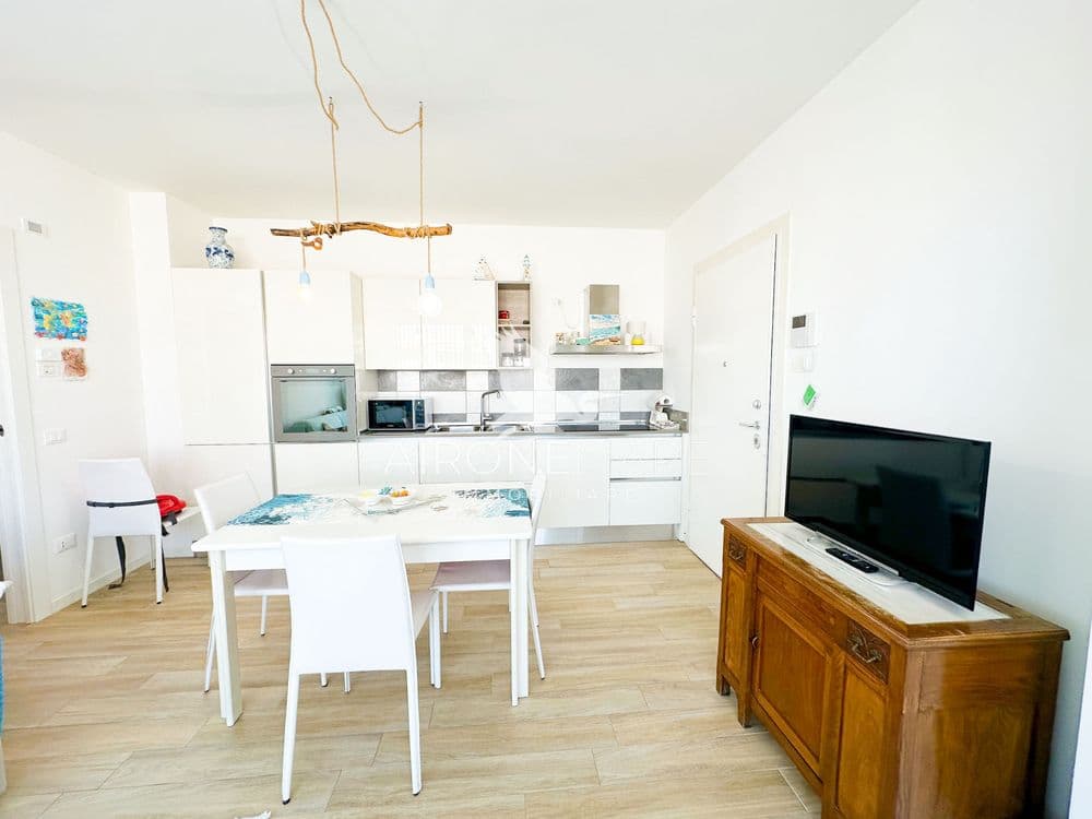 The alternative text...